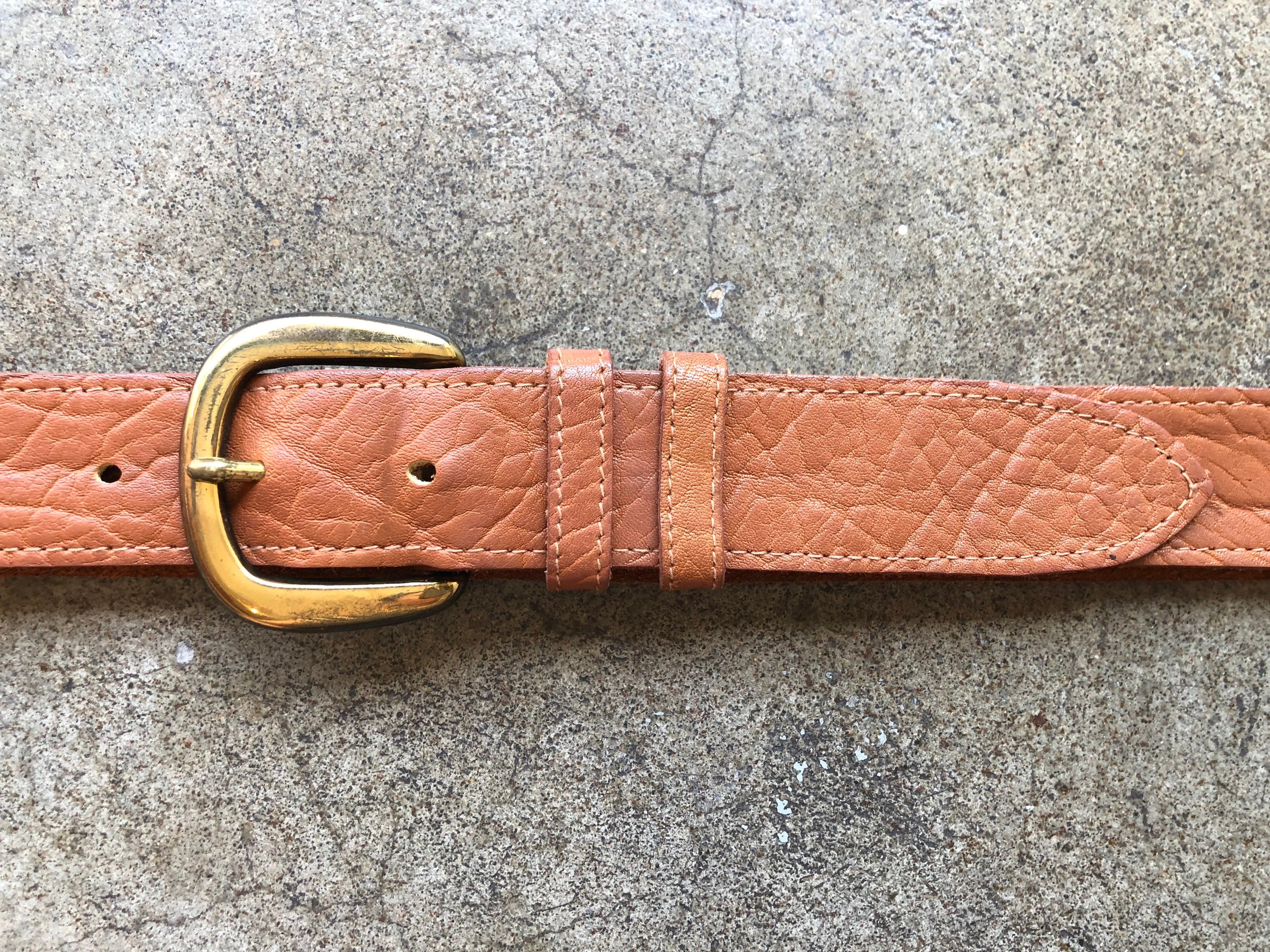 Cipriani 520 Pebbled Tan Shrunken Buffalo Leather Belt Gold Tone Buckle Small 70s 80s Tan Brown Pebbled Textured Buffalo Leather Belt  main image 3