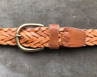 27”-31” Vintage Tan Leather Belt With Brass Buckle and  display picture 1