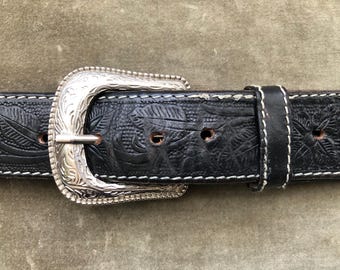 Black Leather Belt Well Made Initial D Buckle Western Sz 32  display picture 1