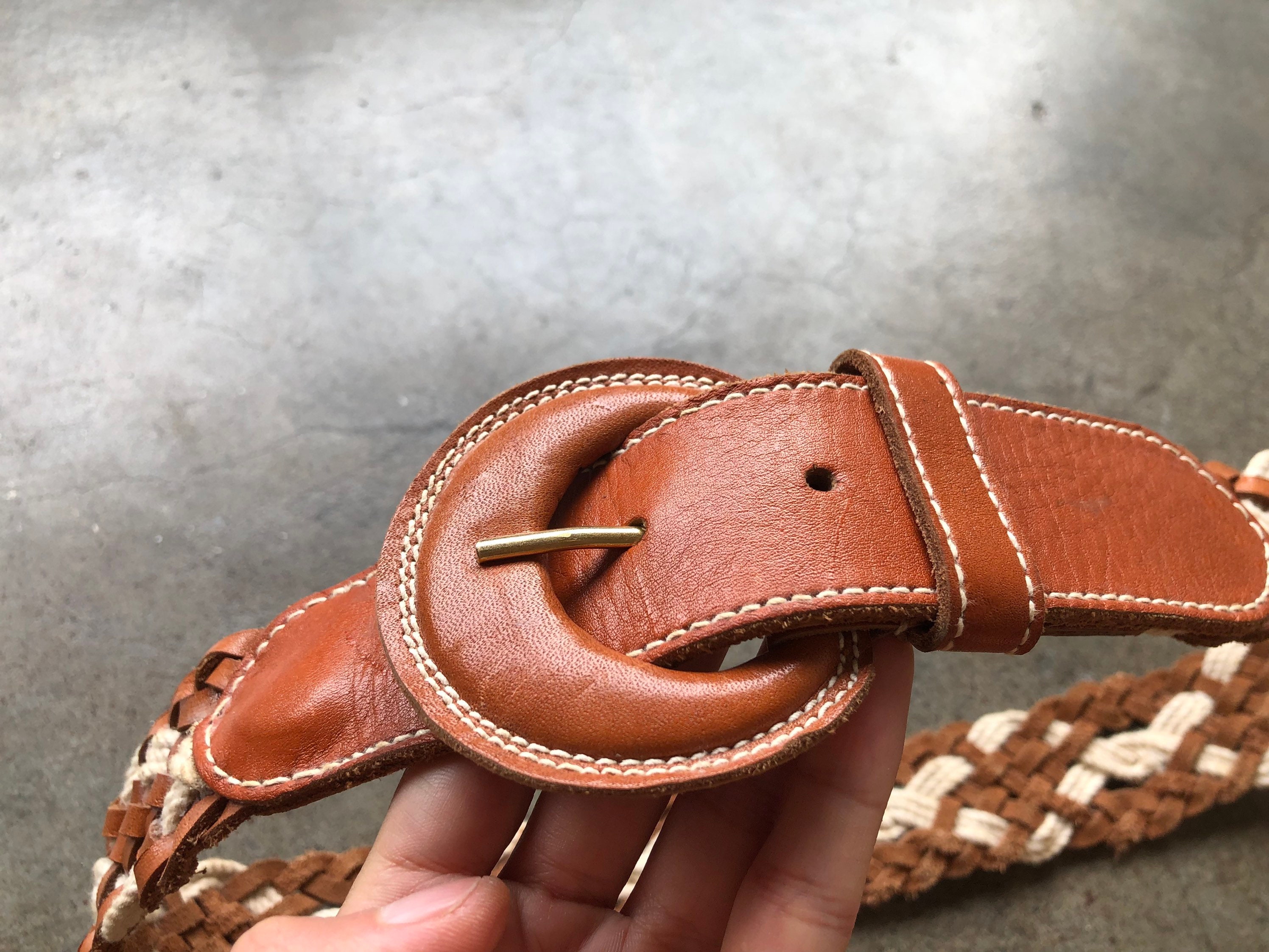 VINTAGE Belt Wide Brown Leather Belt Antiqued Rope Buckle Hippie Style Vintage Boho Rope Belt, Brown Leather Waist Belt, Gold Tone  main image 4
