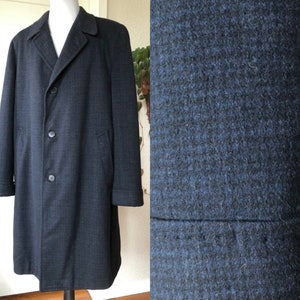 1950s 60s Cashmere Wool Blend Dark Navy Blue Black Check Woven Balmacaan Mens Overcoat Long Coat Jacket Size 38 39R 39 40 50s 1960s Vintage