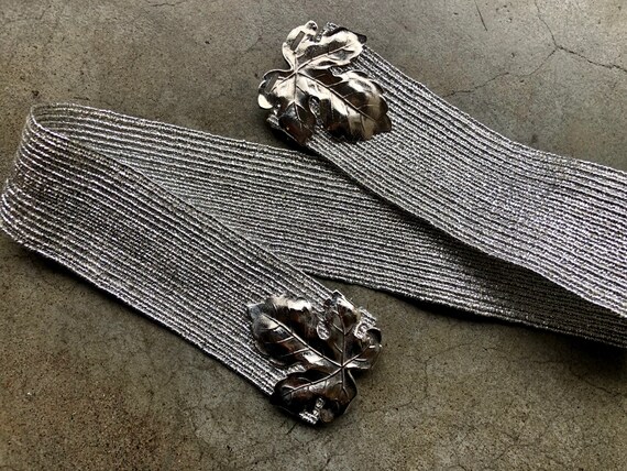 70s Maple Leaf Buckle Silver Lame Metallic Stretc… - image 4