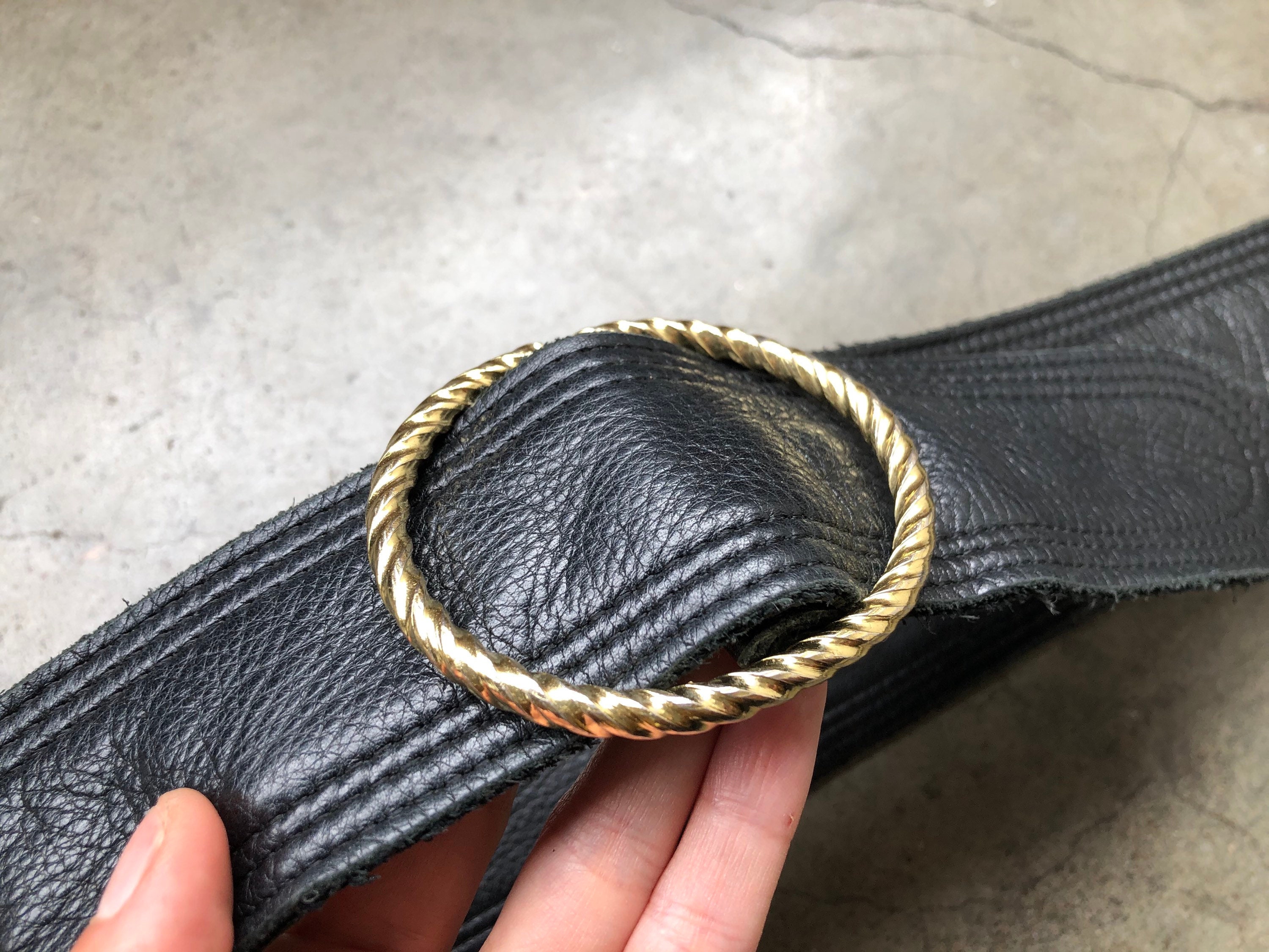 Vtg Dame Belt & Bag Black Leather Gold Chunky M Womens Gaudy  80s 90s 27-31” Dolce & Gabbana Black Leather Eyelet Crystal DG Buckle  main image 2