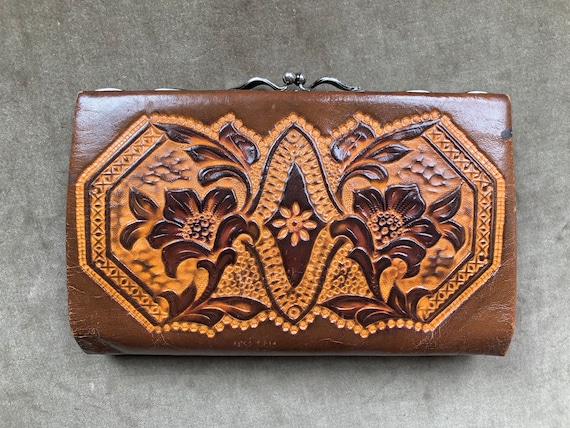 Snap shop clutch wallet