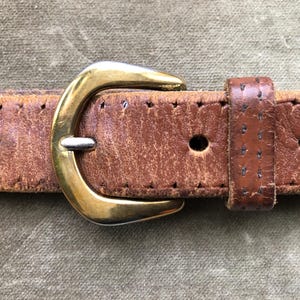 Vintage 70s Handtooled Yvette Western Rodeo Brown Leather Womens Belt 32 70s 80s Floral Tooled Leather Skinny Thick Brown Belt  main image 4