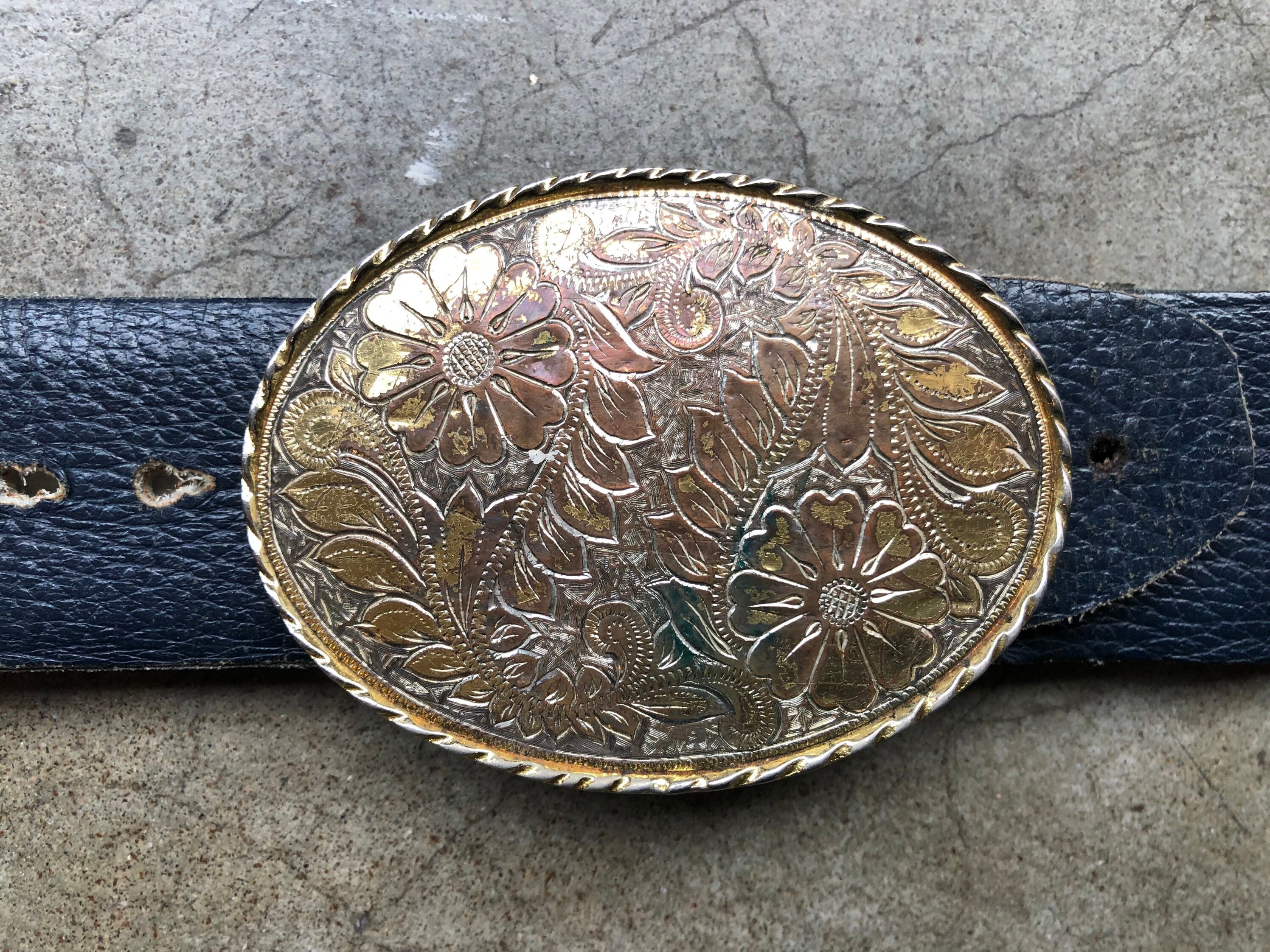 Vintage White Leather Belt Gold Ornate Floral Hardware Western Boho Skinny 38in Vintage White Leather Skinny Western Belt Gold Buckle Small  main image 2