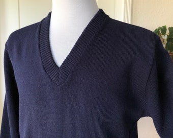 1970s 80s San Francisco Knitting Mills Dark Navy Blue Wool Acrylic Blend Knit V Neck Mens Pullover Sweater Jumper sz S M 70s 1980s Vintage