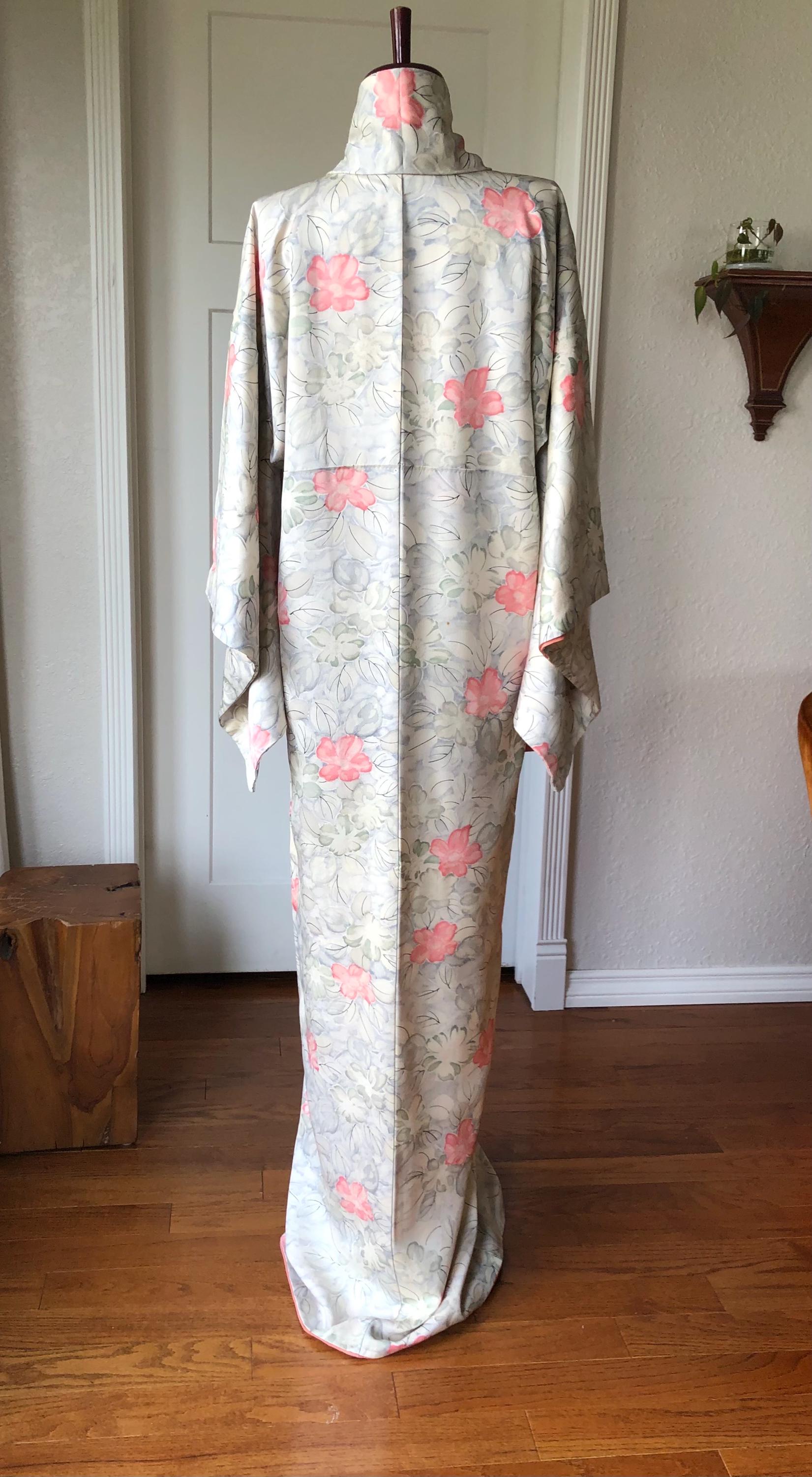 Painted Robe Pure Silk Woven Japanese Kimono Light Pink Floral Watercolor Print ...