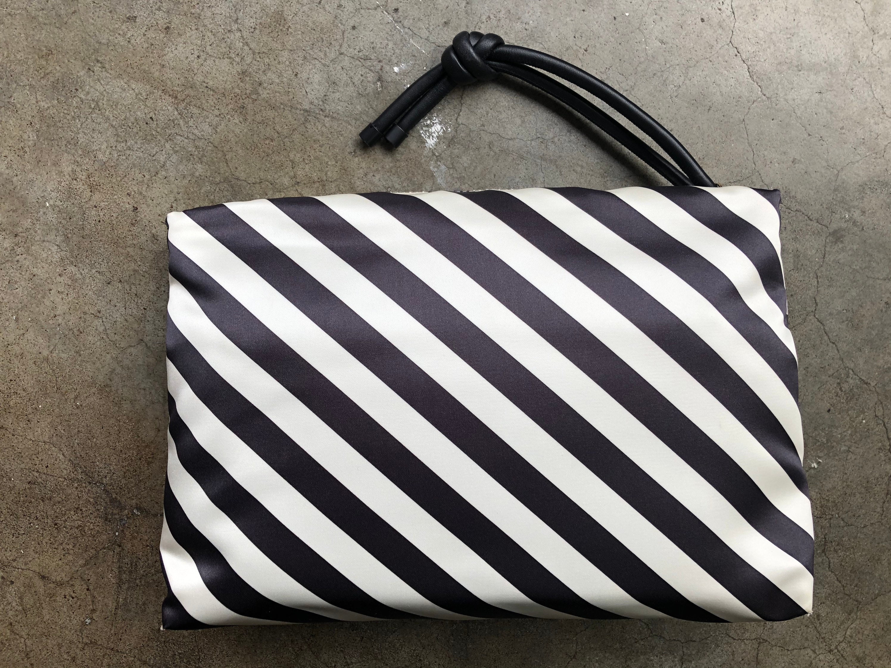 Prada Nylon Pochette – SFN