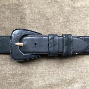 ブラック スエード マットレザー ワイド ファッション ベルト 1980 年代 1990 年代 セルフカバー バックル S M L サイズ 30 32 34 ウエスト レディース ヴィンテージ レトロ モッド ベルト ファッション