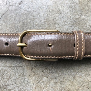Skinny Beige Olive Gray Slim Leather Trafalgar Belt Slim Petite Brass Buckle Belt Size S M 29 30 31 32 waist Vintage 1980s 1990s 80s 90s