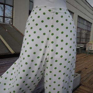 Vintage 1960s mod white kelly green polka dotted Lightweight rayon Elastic Waistband Pajama Pants 60s 70s Womens S XS vintage polka dots