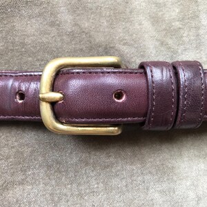 COACH Vintage Skinny Dark Brown Plum Leather Belt Solid  display picture 1