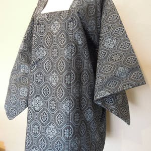 Vintage Japanese Woven Geometric Floral Print Black Blue Deco Weave Kimono Jacket Haori Size Smal 1960s 1970s 60s 70s Coat Overcoat Tapestry