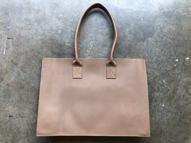Perfect Thick Leather Smooth Simple Large Tote Work Office Bag Shoulder Purse Tan Khaki Beige Taupe Camel 1980s 80s 1970s 70s Vintage laptop image 7