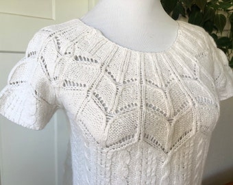 Cozy Soft Cotton Wool Cashmere Blend Knit Short Sleeve Eyelet Pullover Sweater Size XS S 1990s 90s Vintage Fair Isle White Ivory Lacy