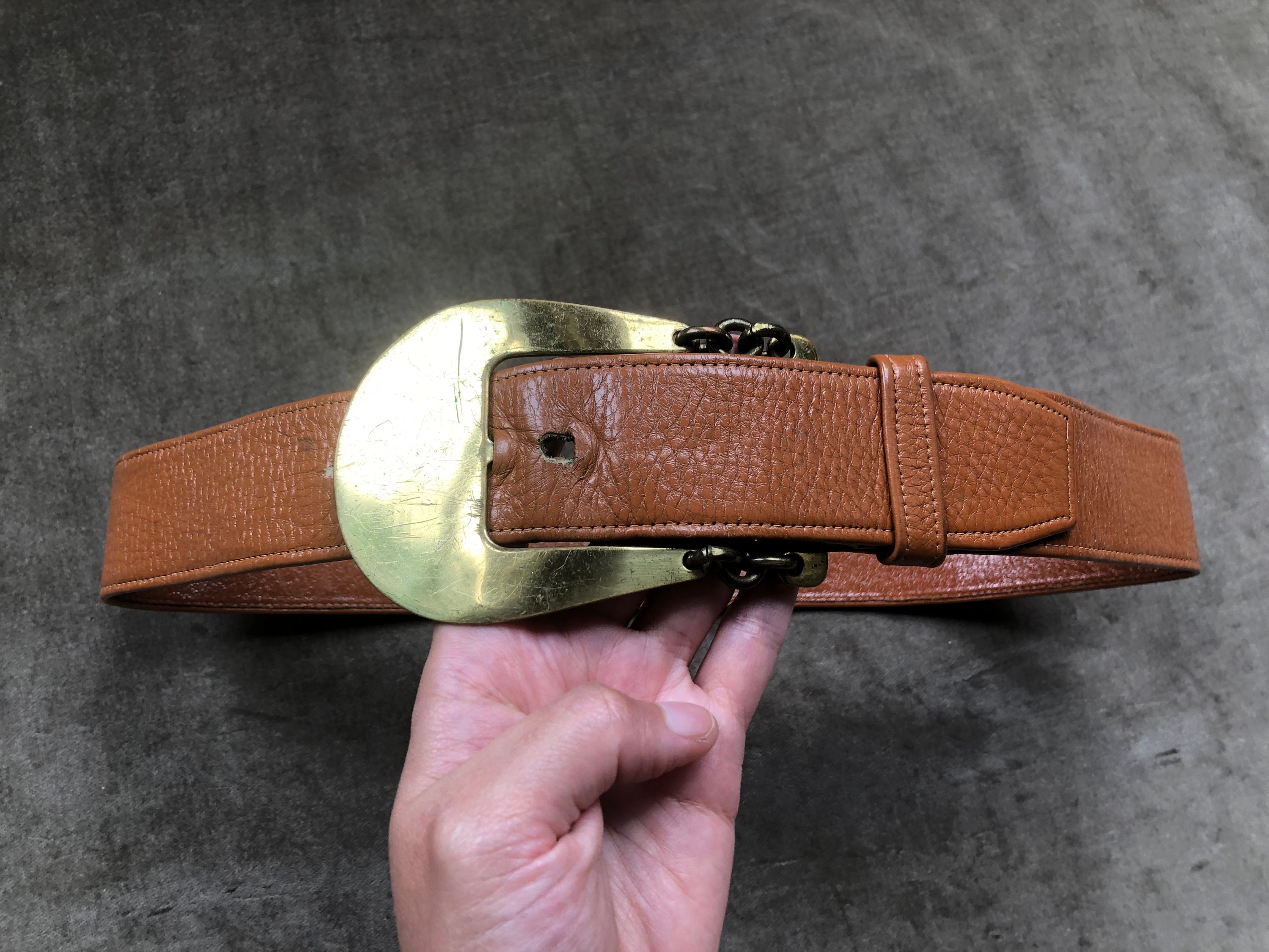 VTG Brown Leather Chain Link Antique Brass Grommet Belt Chunky Sz L Boho Hippie 80s 90s Whiskey Brown Leather Dangling Charm Belt | Heart  main image 4