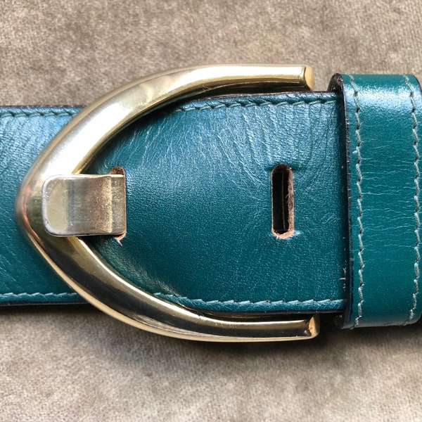 Vintage Dark Green Leather Belt Retro Gold Tone Buckle Size XS S 26 27 28 29 Waist 1980s 80s 1970s 70s Wide Fashion Made in Italy Boho Disco