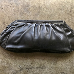 Antiguo 1940s cuero negro embrague bolsa de noche Art Deco Retro Snap monedero redondo bolso bolso Vintage 40s Envelope Large Slim Ruched