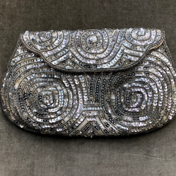 1950s 60s Silver Sequin Spiral Swirl Glass Beaded Metallic Shimmery Snap Pouch Small Mini Purse Handbag Clutch Bag 1960s 50s Vintage Boho