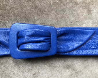 Années 70, 80, ceinture mode réglable en cuir bleu rétro rond boucle auto-couverte des années 80 des années 70 Disco XXS XS 20 22 24 26 taille Boho vintage pour femmes