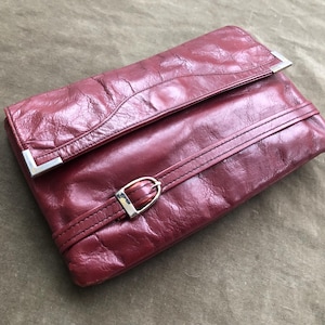 Bolso de mano estilo sobre de piel color burdeos estilo retro de los años 70, estilo bohemio, estilo retro de los años 70, estilo bohemio, estilo cartera, estilo grunge, color rojo oscuro