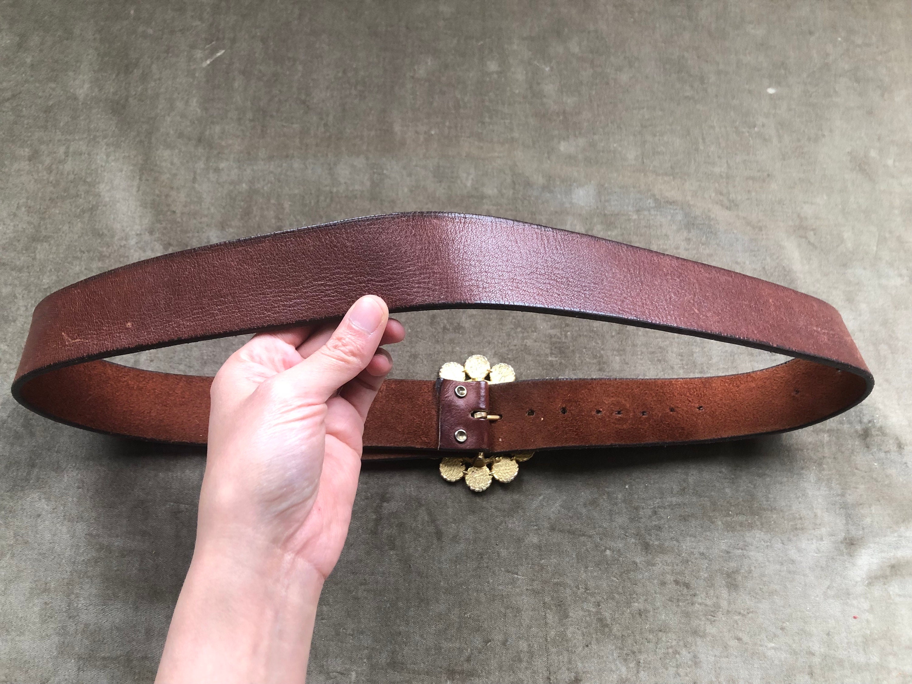 1960s 70s Zodiac Large Medallion Gold Tone Oval Buckle Belt