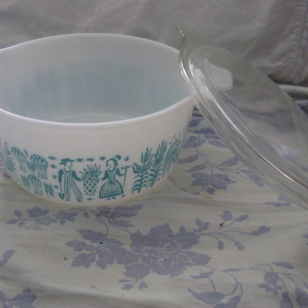 Sold sold sold Vintage Covered Refrigerator Serving Dish With Lid PYREX BUTTERPRINT Turquoise On White 1.5 1  1/2 Quart