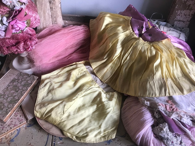 Vintage Young Girls Ballet Theater Costume Yellow Lavender Romper Cape Collar Metal Sequins Z23