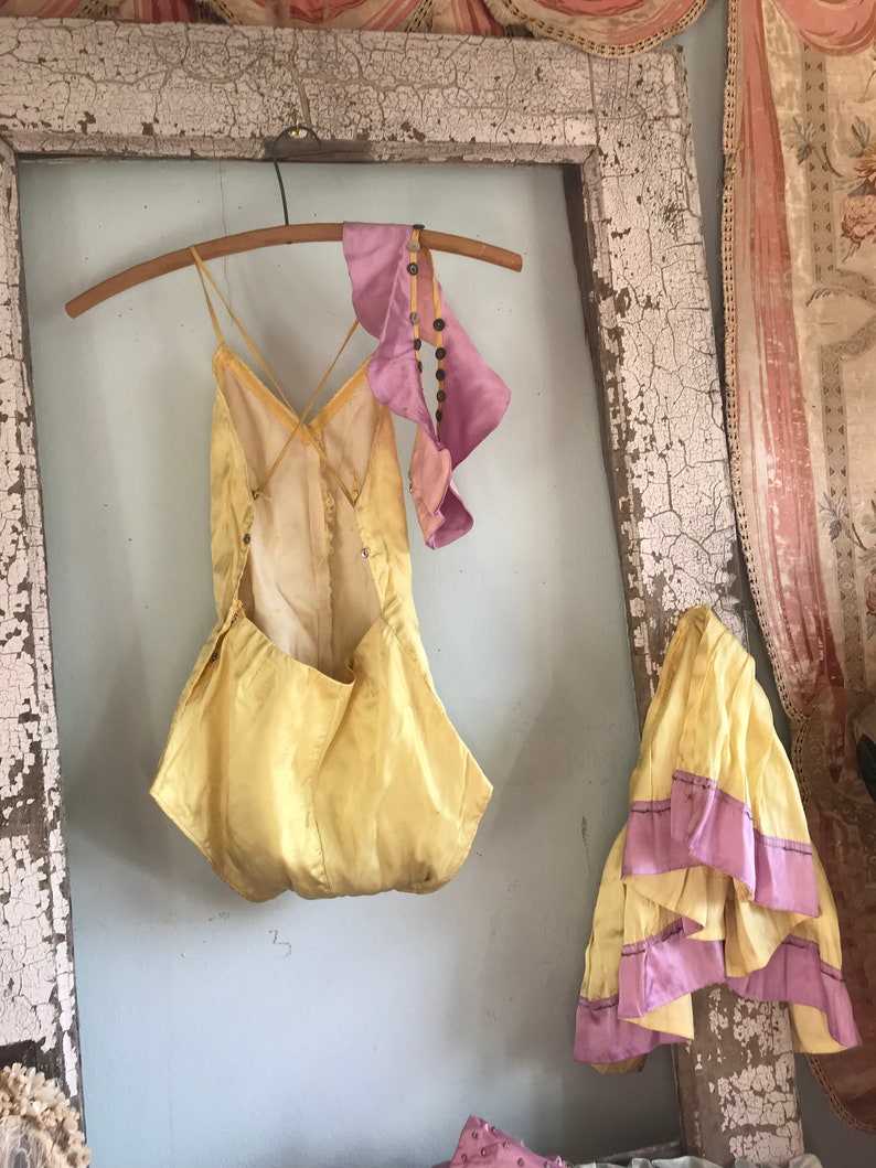 Vintage Young Girls Ballet Theater Costume Yellow Lavender Romper Cape Collar Metal Sequins Z23