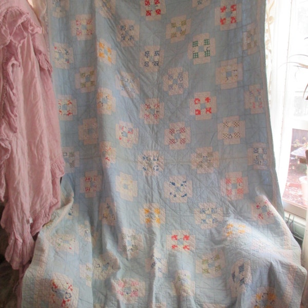 c1940 Vintage Shabby Chic Handmade Farm Country Quilt -Baby Blue With Some Feedsack Fabric T19