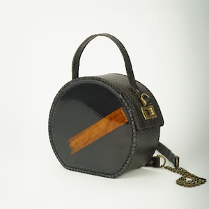 Handmade Round Leather Bag with Epoxy Resin – Unique Wood & Italian Leather Crossbody – Artisan Gift for Her
