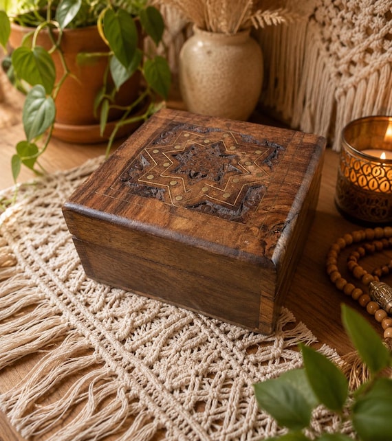 Hand carved wooden trinket box-decorative wooden box