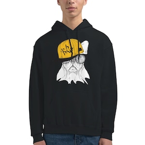 Può includere: Felpa con cappuccio nera con una grafica di un cane con un casco giallo con la scritta "BRO" e occhiali da sole. Il cane è disegnato in uno stile dettagliato. La felpa ha una tasca frontale e un cappuccio con coulisse.