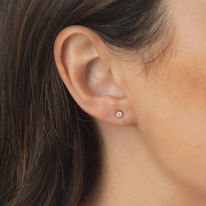 Benutzerdefinierte Birthstone Ohrstecker, kleine Gold Birthstone Ohrstecker, Minimalist personalisierte Schmuck, Schmuck Geschenk für sie