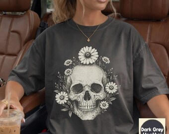 Boho Skull Graphic Tee, Vintage Grunge Comfort Colors T-Shirt, Retro Boho Summerween Shirt, Cute Spooky Halloween Shirt, Spooky Summer Tee