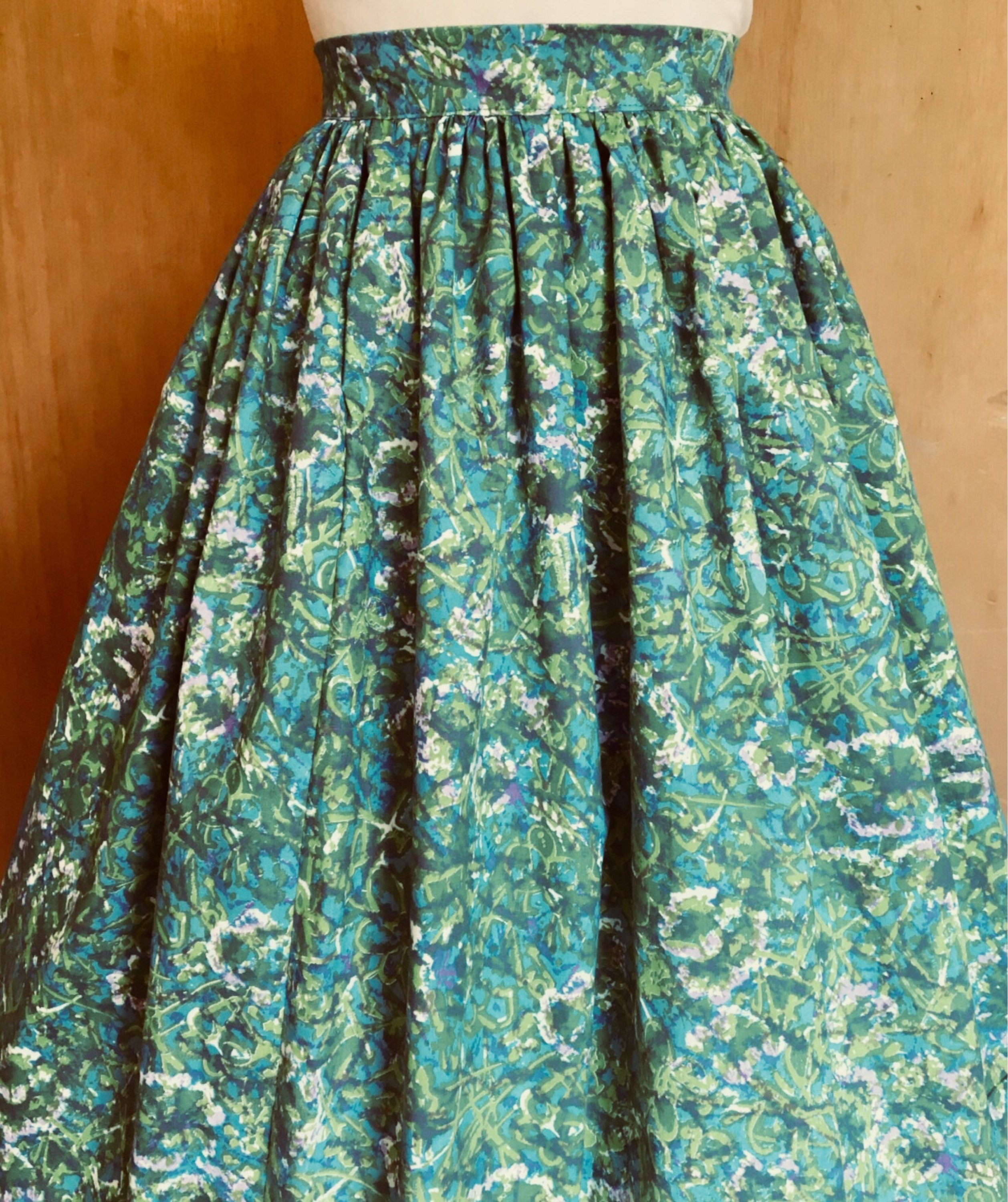 Full dirndl skirt made from vintage 1950s green blue floral | Etsy
