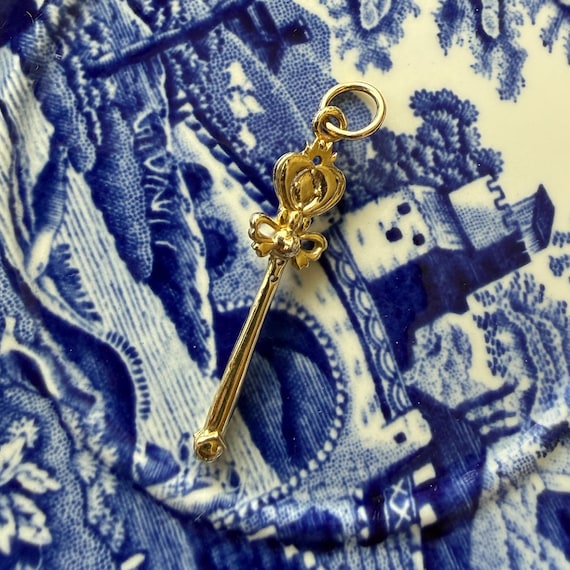 14k Magic Wand Charm Pendant