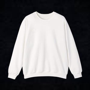 White Crewneck Sweatshirt, Simple Design, Comfort Fit, Minimalist Jumper, Unisex Pullover, Cozy Sweater