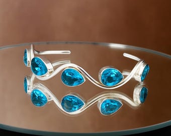 Bracelet manchette quartz bleu suisse : jonc en argent sterling
