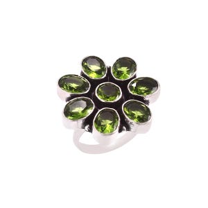 Green Peridot Quartz Ring, 925 Sterling Silver Ring, Statement Ring, Peridot Quartz Flower Ring, Handmade Jewelry, Minimalist Flower Ring
