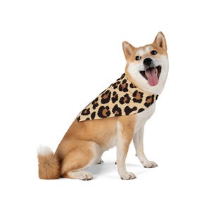 Stylish Pet Bandana, Leopard Print Dog Scarf, Fashionable Cat Accessory, Cute Pet Gift, Trendy Animal Wear