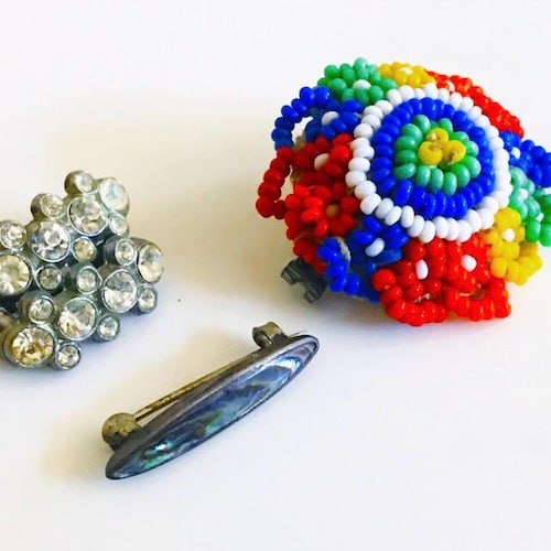 ヴィンテージの中国製シルバーとエナメル彫刻のラピスラズリと