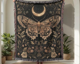 Celestial Moth 100 % bomullsvävd filt, häxig månepläd, present till naturälskare, mörk akademisk dekor, gotisk cottagecore vävd filt.