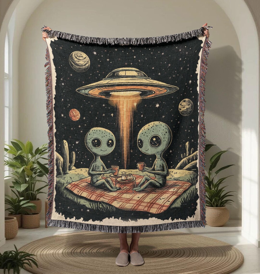 Cute Alien Picnic 100% Cotton Woven Blanket, UFO Believer Couple Gift ...