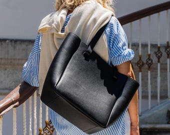 Handmade Black Full-Grain Leather Tote Bag: Minimalist Carryall