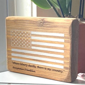 Modèle d'étagère drapeau américain en bois, décoration patriotique, contour des États-Unis rustique, cadeau liberté