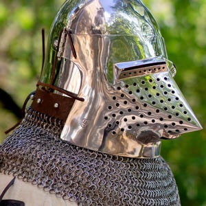 Handcrafted 14th Century Visored Bascinet with Klappvisor – Knight’s Chainmail Helmet for Medieval Reenactment, LARP, SCA & Cosplay