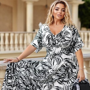 Plus Size Black and White Maxi Dress: Elegant Mother of the Bride Gown