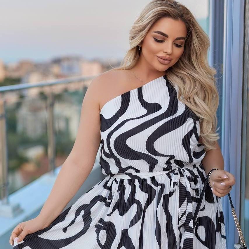 Plus Size One Shoulder Maxi Dress: Abstract Print Occasion Gown